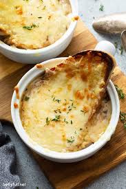 This Homemade French Onion Soup Recipe Will Knock Your Socks Off Made With The Richest Br In 2020 French Onion Soup French Onion Soup Bowls Homemade French Onion Soup