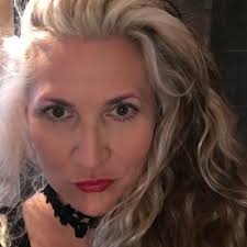 Roberta White (@RobertaWhite20)