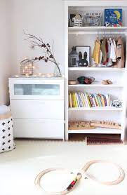 子供部屋用にikeaの本棚hemnesを購入しましたので写真とともにレビューします 購入したのはこちらの書棚 hemnes 書棚 ホワイトステイン 15 900安いのに 重厚な作りなのでお高く見えますｗなぜ赤ちゃんのうちからこんな大き 子供部屋 部屋 作り ikea 本棚