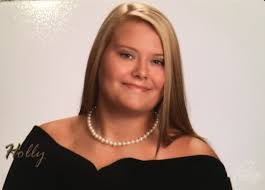 Holly Sink's Instagram, Twitter & Facebook