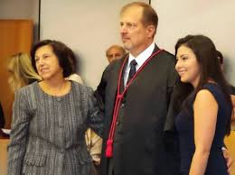 Escola municipal desembargador aprígio ribeiro de oliveira é uma escola/colégio (ensino fundamental/médio) localizada em são brás do suaçuí. Amauri Kuklinski Toma Posse Como Desembargador Do Tjms Ms Noticias