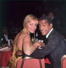 The sons, jeff and mark davis were both adopted, according to what they were told by their parents, sammy davis jr. Sammy Davis Jr S Son Reveals Extraordinary Family Secret Daily Mail Online