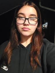 ꪆৎ⋅˚ 𝓑𝓲𝓻𝓽𝓱𝓭𝓪𝔂 𝓢𝓹𝓸𝓽𝓵𝓲𝓰𝓱𝓽 ˚⋅ꪆৎ ｡• A whole decade older but  still the designated driver 🚘 Need someone to drive? No worries she's got  you covered! Don't test her in word hunt unless