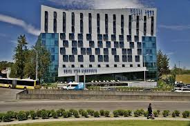 Tryp lisboa aeroporto is located 100 meters from lisbon airport and 3 kilometers from the city center. Tryp Lisboa Aeroporto Lisbon Book Looking For Booking