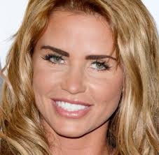 Jul 27, 2020 · and katie price, 42, appeared to be making the most of turkey's balmy climes on monday, when she was spotted sunning herself by her hotel's swimming pool. Katie Price Aktuelle News Bilder Nachrichten Zum Model Welt