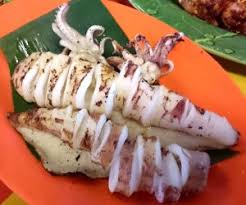 Terdapat pelbagai pilihan ikan dan masakan yang enak di sini. Ikan Bakar Melaka Terbaik 4 Medan Paling Best