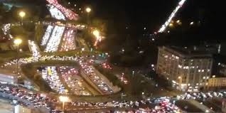 Γαλλικό λεξικό, γαλλική γλώσσα, γαλλία. Gallia Apisteytes Eikones Sto Parisi Se Epipeda Rekor H Kinhsh Prin To Lockdown Binteo