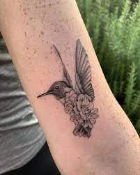 50 Ideas Humming Bird Tattoos Must You Try Hummingbird Tattoo Hummingbird Tattoo Black Birds Tattoo