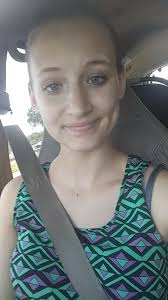 Hiii, Does anyone have recommendations for lip products like this? It's y2k  makeup.