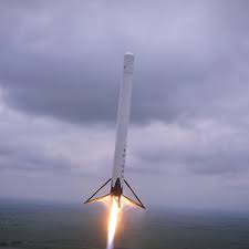 Blue origin successfully lands crew capsule and booster rocket. Why You Shouldn T Compare Blue Origin S Rocket Landing To Spacex The Verge