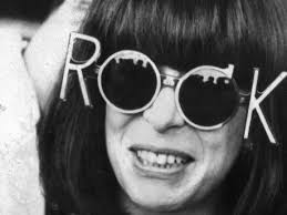 Rainha do rock: Rita Lee acaba de lançar coleção de óculos e relógios. Vem  ver!