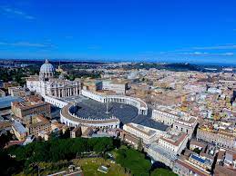 The voice of the pope and the church in dialog with the world. Vaticano Desde El Aire