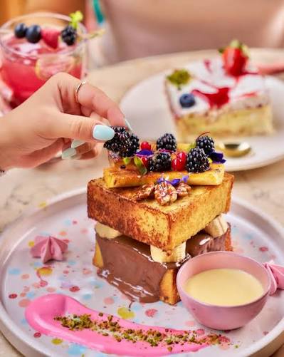 Brunch & Cake Egypt | What breakfast dreams are made of 💭💗 Fall in love  with our Nutella French Toast with every bite of goodness. Available on our  All Day... | Instagram