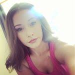 Holly Averill's Instagram, Twitter & Facebook