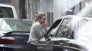 Una Ragazza Bionda Esce Da Casa Di Jeffrey Epstein Dago Fotogallery
