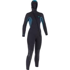It provides water breathing, and it combines and enhances the effects of the abyssal diving gear, anechoic plating and iron boots, making it the ultimate tool for exploring the abyss.additionally, while the player is underwater, their movement speed and acceleration. Women S Neoprene Scd Scuba Diving Suit 100 7 Mm With Front Zip Subea Decathlon