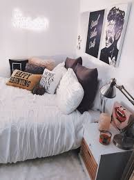 Turn your house into a haunted house this halloween with our top halloween decor picks. 22 Halloween Bedroom Decor Ideas That Inspire Digsdigs