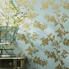 Cream wallpaper on your walls will allow you to play many tunes in your design scheme. Cult By Carlucci Di Chivasso Floral Wallpaper Wallpaper Uk