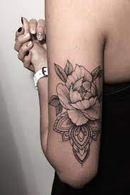 You Should Experience Sunflower Tattoo Back Of Arm At Least Once In Your Lifetime And Here S Pretty Skull Tattoos Tattoos Skull Hand Tattoo