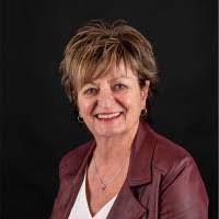 Danielle Grondin's Instagram, Twitter & Facebook