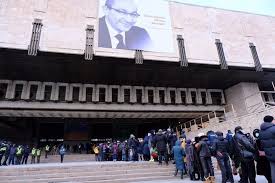 Предположительно, это могли сделать недоброжелатели кернеса. Y3yilgxw6vxnvm