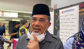 Cops probing tajuddin for not wearing face mask at press conference. Drsuvghh Jqnnm