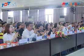 One year after buying metro cash & carry vietnam for 655 million euros, tcc group on tuesday officially rebranded it as mm mega market vietnam company ltd (mm mega. Cmo Contest 2018 The Meeting Between Sponsor Mm Mega Market Vietnam With Students And Contestants Top 32 Faculty Business Administration