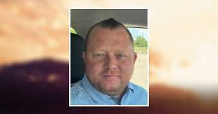 Eli Hall's Instagram, Twitter & Facebook