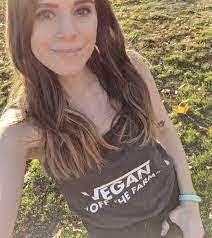 Lauren Giambalvo's Instagram, Twitter & Facebook