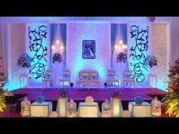Warna biru gelap ini bisa jadi ide untuk setelah kamu mendapatkan pilihan tepat untuk tema photo booth kamu, kini bisa pilih jasa. Dekorasi Pernikahan Yang Simpel Elegan Tema Warna Biru Youtube