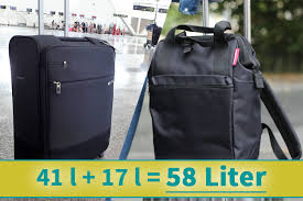 November 2018 nur noch eine kleine tasche in der größe 40cm x 20cm x 25cm mit an bord nehmen, weitere. Ryanair So Kannst Du Bis Zu 60 Liter Handgepack Mitnehmen Handgepackguide De