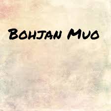 Sepantas kilat kepalanya diluku gadis itu. Facebook