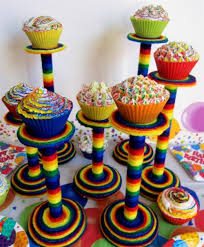 Diy mini cardboard cupcake stands diy mini cardboard cupcake stands make perfect party decor and photo props! Rainbow Cupcake Pedestals