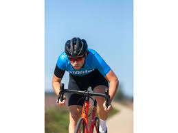 Our glasses came fitted with a prizm lens designed to enhance contrast on both the road and trail (a standard lens is £10 cheaper). Buy Oakley Radar Ev Prizm Trail Torch Cycling Glasses Mantel Nl