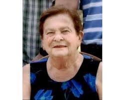 Della Fischer's Instagram, Twitter & Facebook