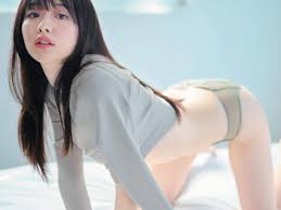 エロすぎ」元テレ東アナ・森香澄、四つんばいのランジェリー姿に「スッゲー攻めてる」「えぐい」の声 - ライブドアニュース