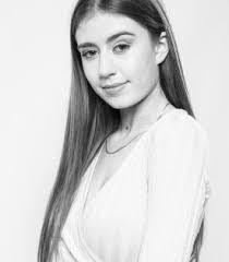 Corina Grant's Instagram, Twitter & Facebook