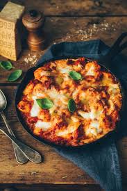 Gratin De Gnocchis Sauce Tomates Et Mozzarella Meg Cook En 2020 Gnocchis Recettes De Cuisine Gratin De Gnocchi
