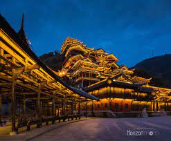 Pin By Tina Xia On Outside Light Architecture Architectural Lighting Design Facade Lighting