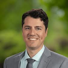 Andrew Luckett's Instagram, Twitter & Facebook