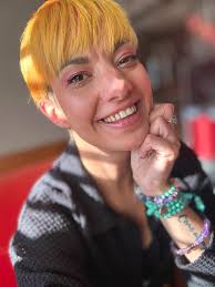 What are good local hairstylist recommendations for women's short hair and  fade styles?