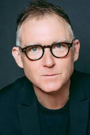 Robert Astle's Instagram, Twitter & Facebook