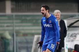 I problemi fisici ne limitano l'impiego e sarà un flop, che segnerà l'inizio del declino. Le Tante Offerte Al Bologna Il Futuro E Questa Situazione Incomprensibile L Agente Di Destro Vuota Il Sacco