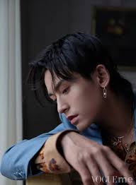 Zhang zhehan is a chinese actor and singer. Translations Eng Zhang Zhehan 2021 Vogueme Magazine