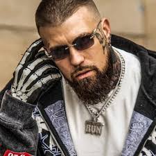 Bobbie Breen's Instagram, Twitter & Facebook