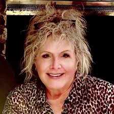 What dog groomers are recommended in Elgin, Illinois?