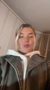 Lily Caldwell💋 (@lilycaldwell)