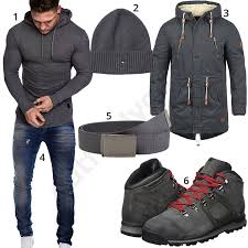Graues Herrenoutfit Mit Lassigem Hoodie Und Stiefeln Erkek Kapsonlu Erkek Gunluk Giyim Gunluk Tarzlar