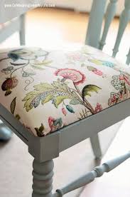 Pull the fabric taut to the seat and staple it into place. How To Recover A Dining Room Chair Easily