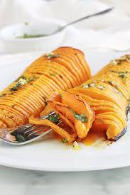 Courge Butternut Rotie Au Four Facon Hasselbak Facile Recette Cuisine Culinaire Courge Butternut Recette Courge Butternut